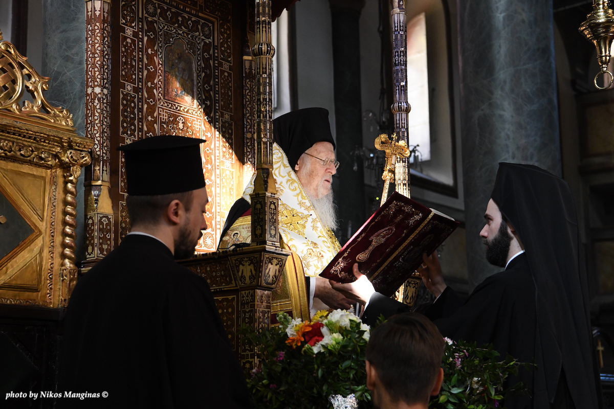 Patriarkka Bartolomeos kirjoittaa Nikean ensimmäisen kirkolliskokouksen 1700-vuotisjuhlana