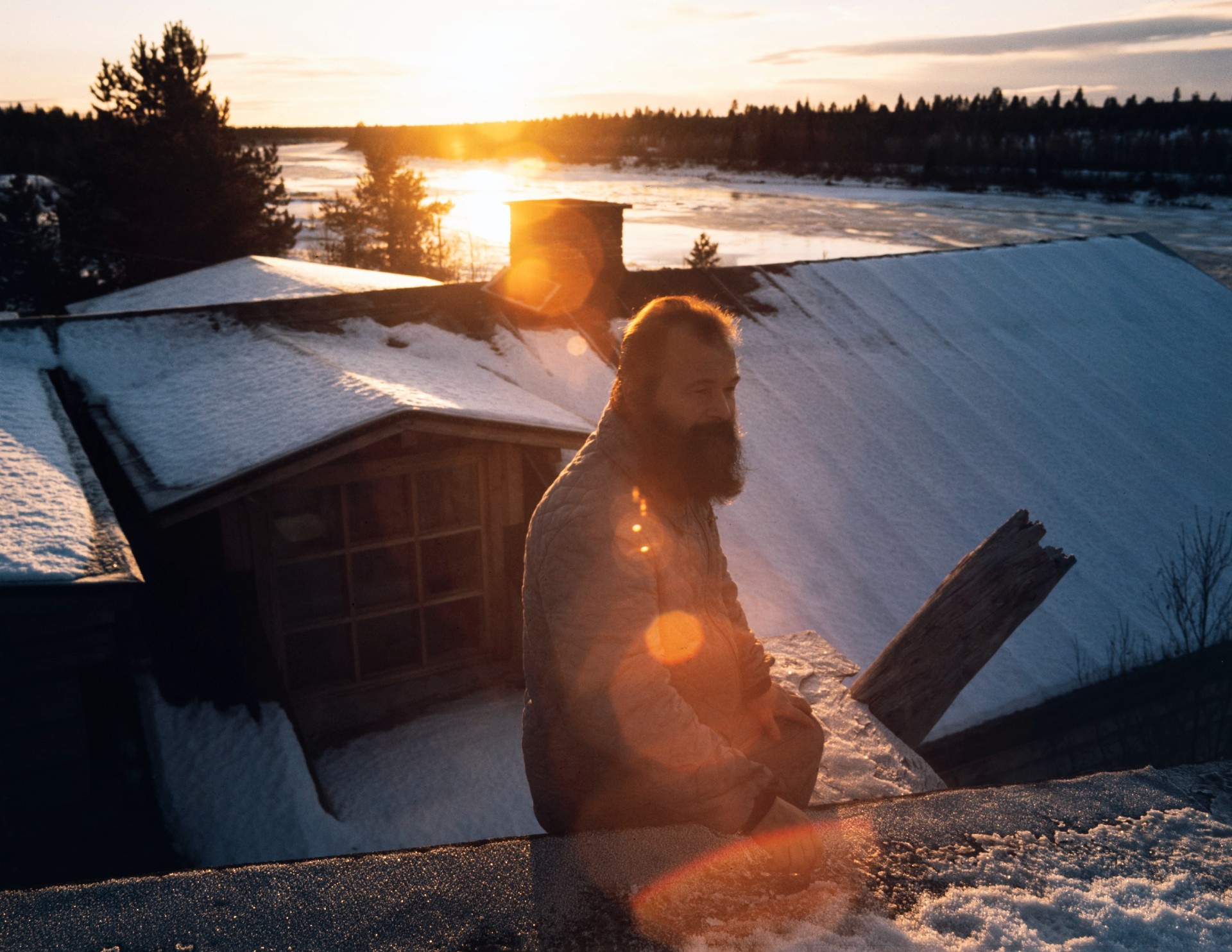 Ikonit ja ortodoksinen perinne vaikuttivat Reidar Särestöniemeen: Luostariteema kulki mukana pitkään