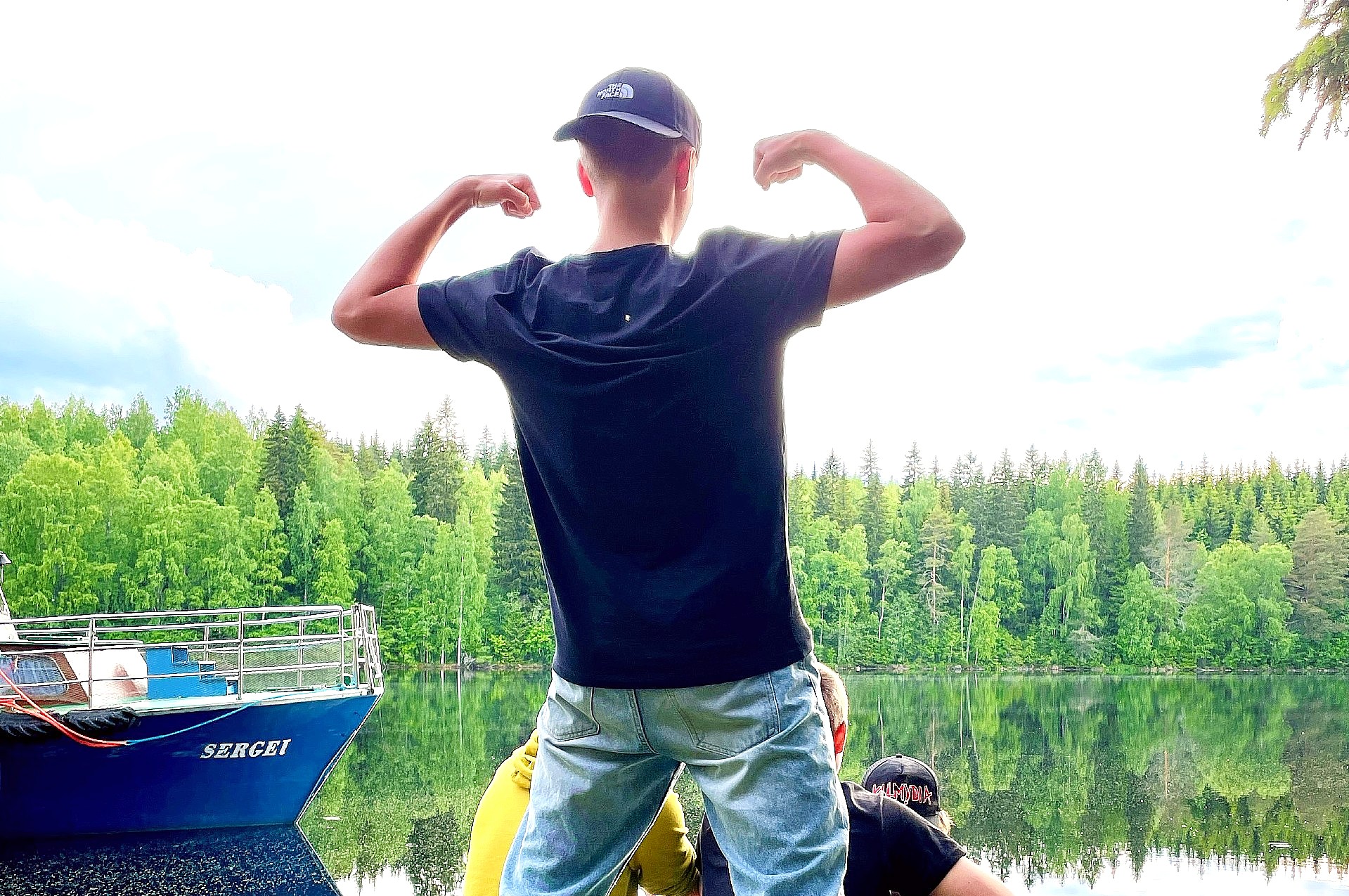 Kesäleirejä, herkkuja ja Jumalan sanaa – kirkon nuorisotyö tavoittaa nuoria monin eri keinoin