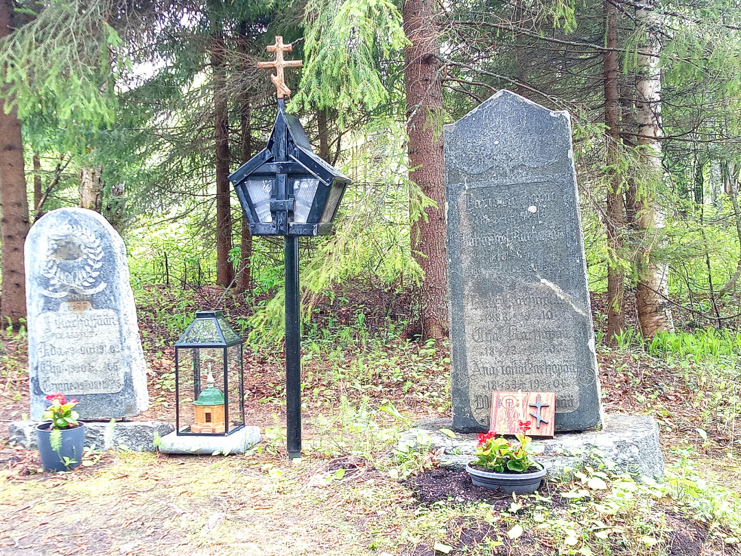 Pyhän Johannes Sonkajanrantalaisen hauta kesällä 2025