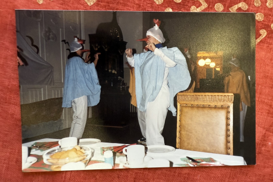 Tanssia naamiaisissa Hoivakoti Helenassa