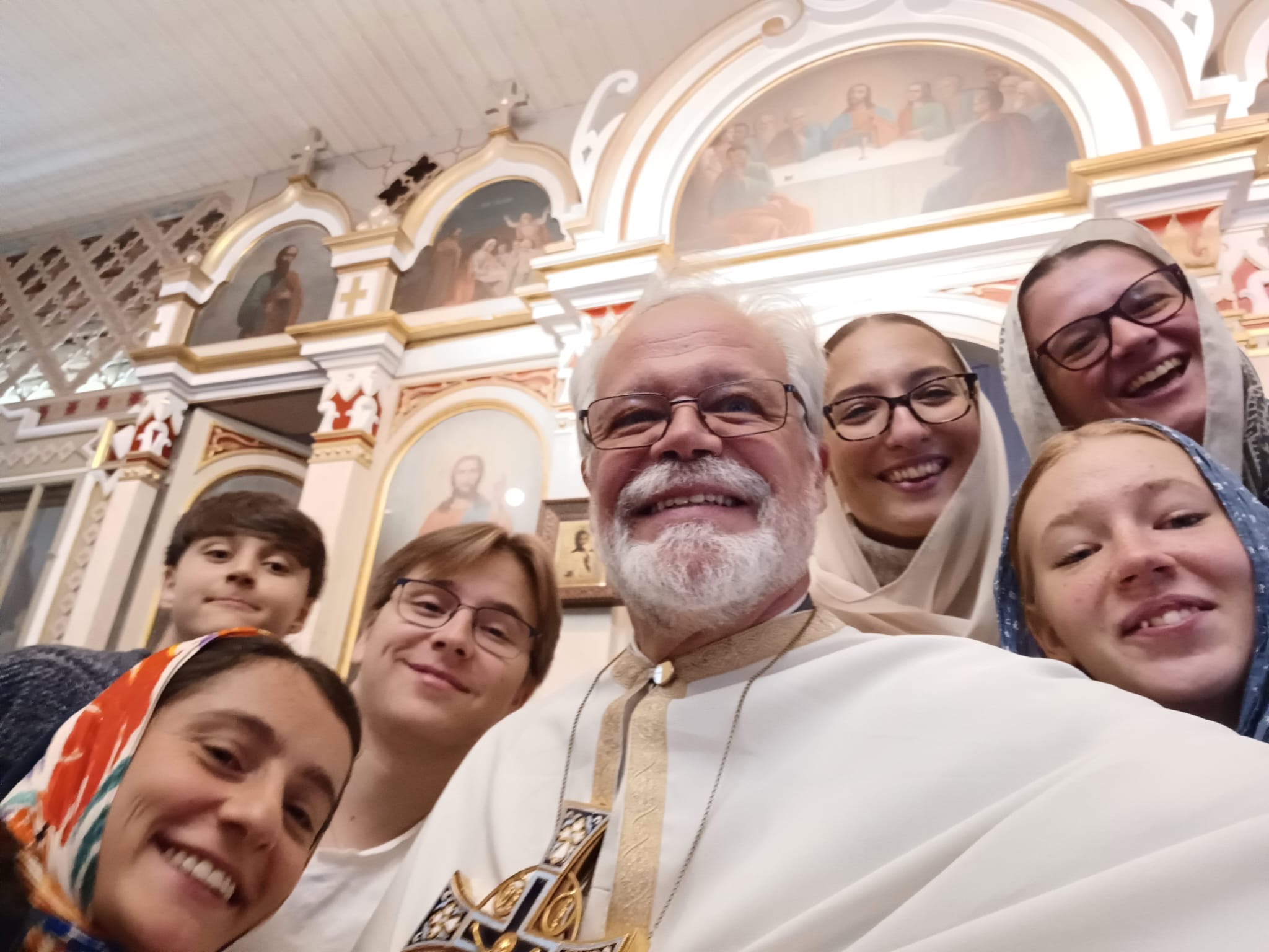 ONL:n kultainen ansiomerkki rovasti Heikki Huttuselle ja hopeinen neljälle nuorisotyöaktiiville