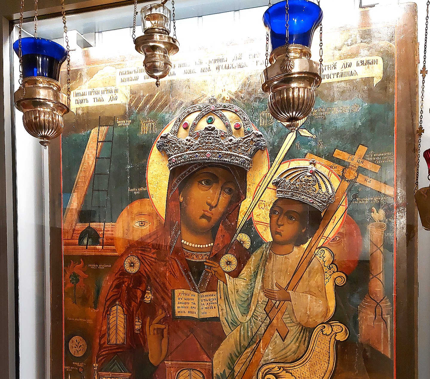 Jumalanäidin ylistys ja lampukat