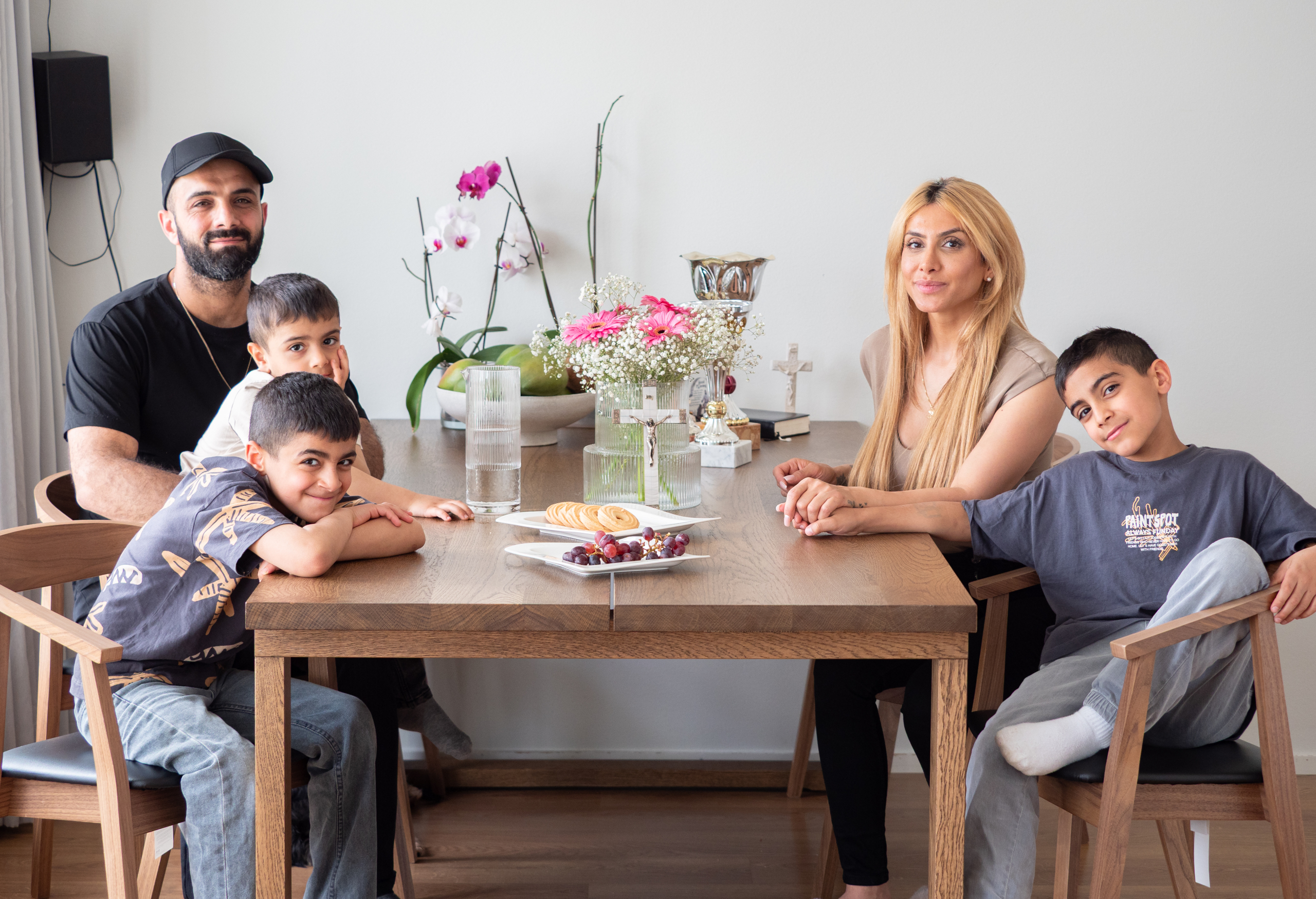 Shemi Jaba perheineen odottaa kirkollisia juhlia: “Lapsetkin aina kyselevät, milloin mennään kirkkoon”