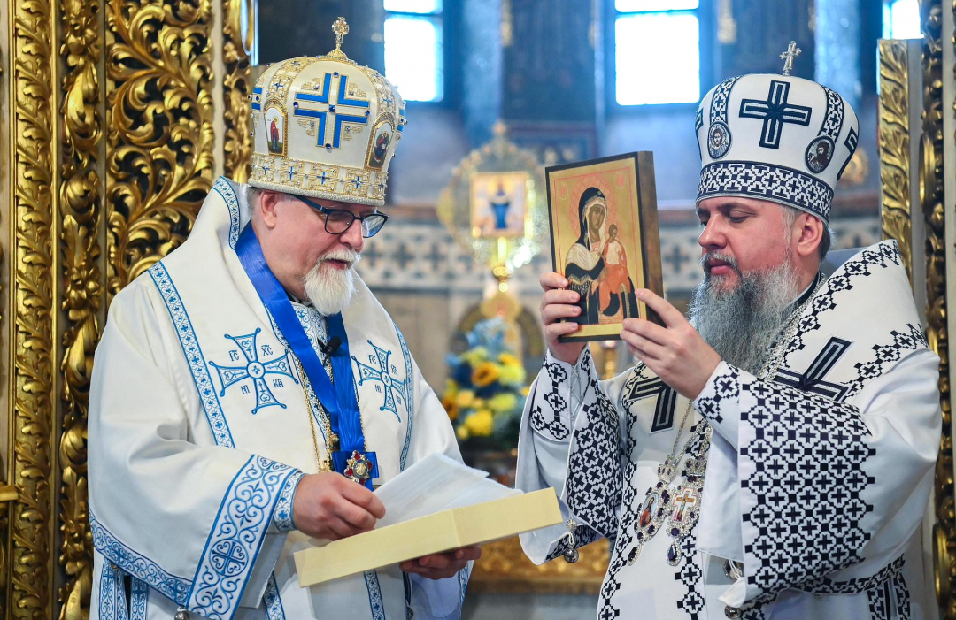 Arkkipiispa Elia ja metropoliitta Epifani Pyhän Mikaelin luostarissa Pokrova-juhlan aikaan 2025