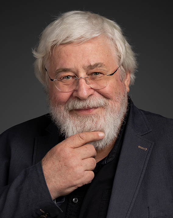 Emeritus arkkipiispa Leolta runoja ja metropoliitta Panteleimonilta dekkari karjalaksi