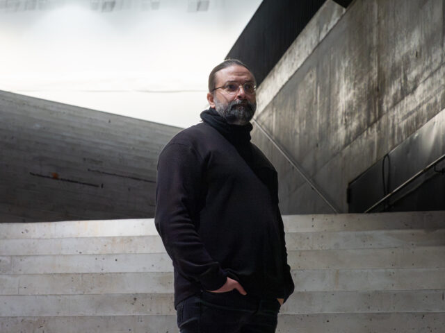 Kirjailija Riko Saatsi henkilökuvassa