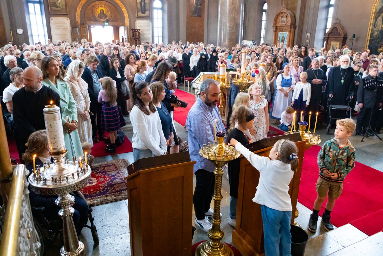 Arkkipiispa-Leo-patriarkan-vierailulla-Uspenskin katedraalissa 2023