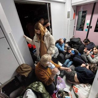 Evakuointijunassa-Ukrainasta-Puolaan-vuonna-2022