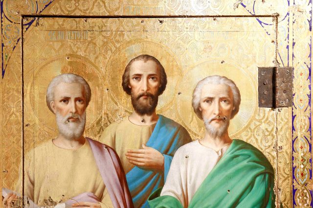 Ikonissa-apostolit-Matteus-Simon-ja-Tuomas-Salmin-kirkosta