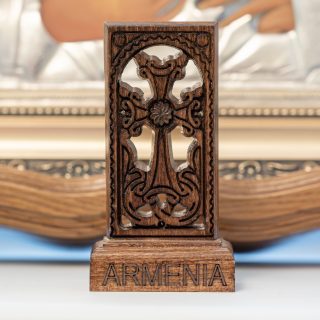 Armenialainen-puinen-risti