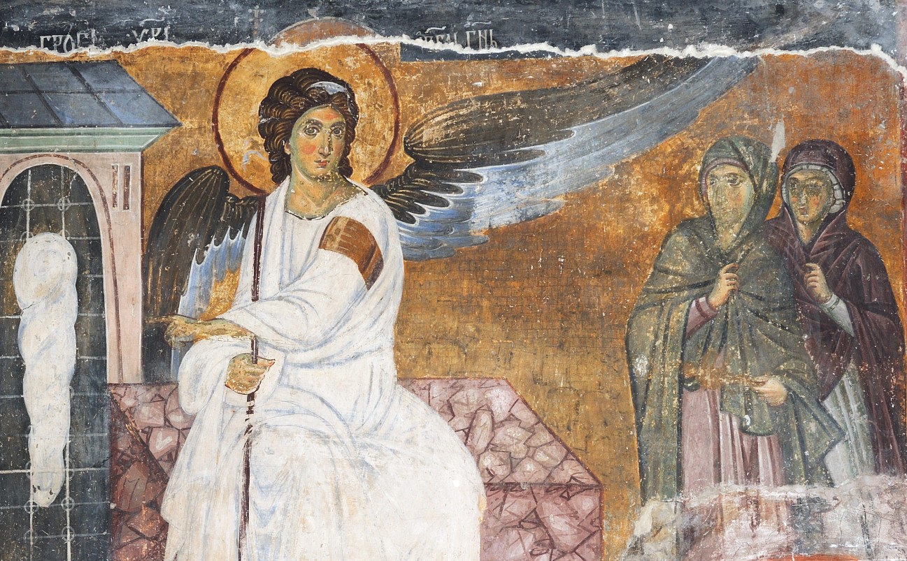Enkeli-ja-mirhantuojanaiset-Kristuksen-haudalla-freskossa