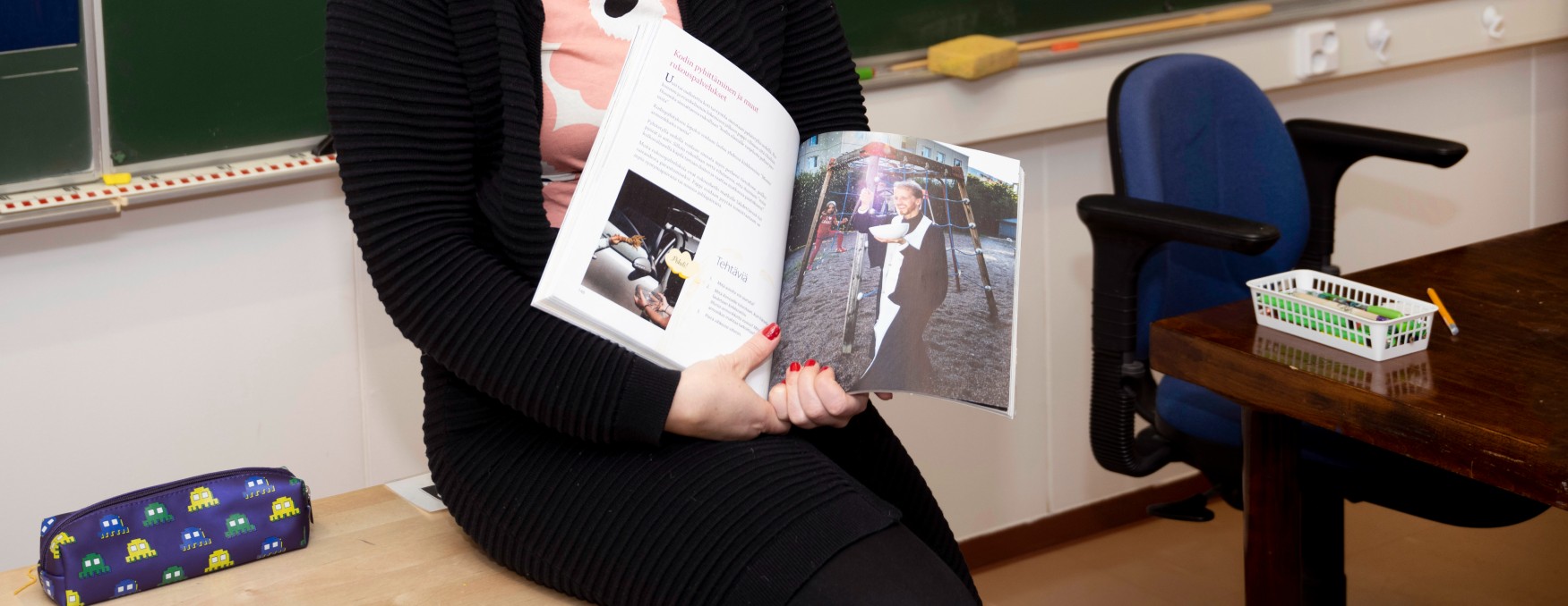 Inkeri_Remsu_kädet-ja-koulukirja