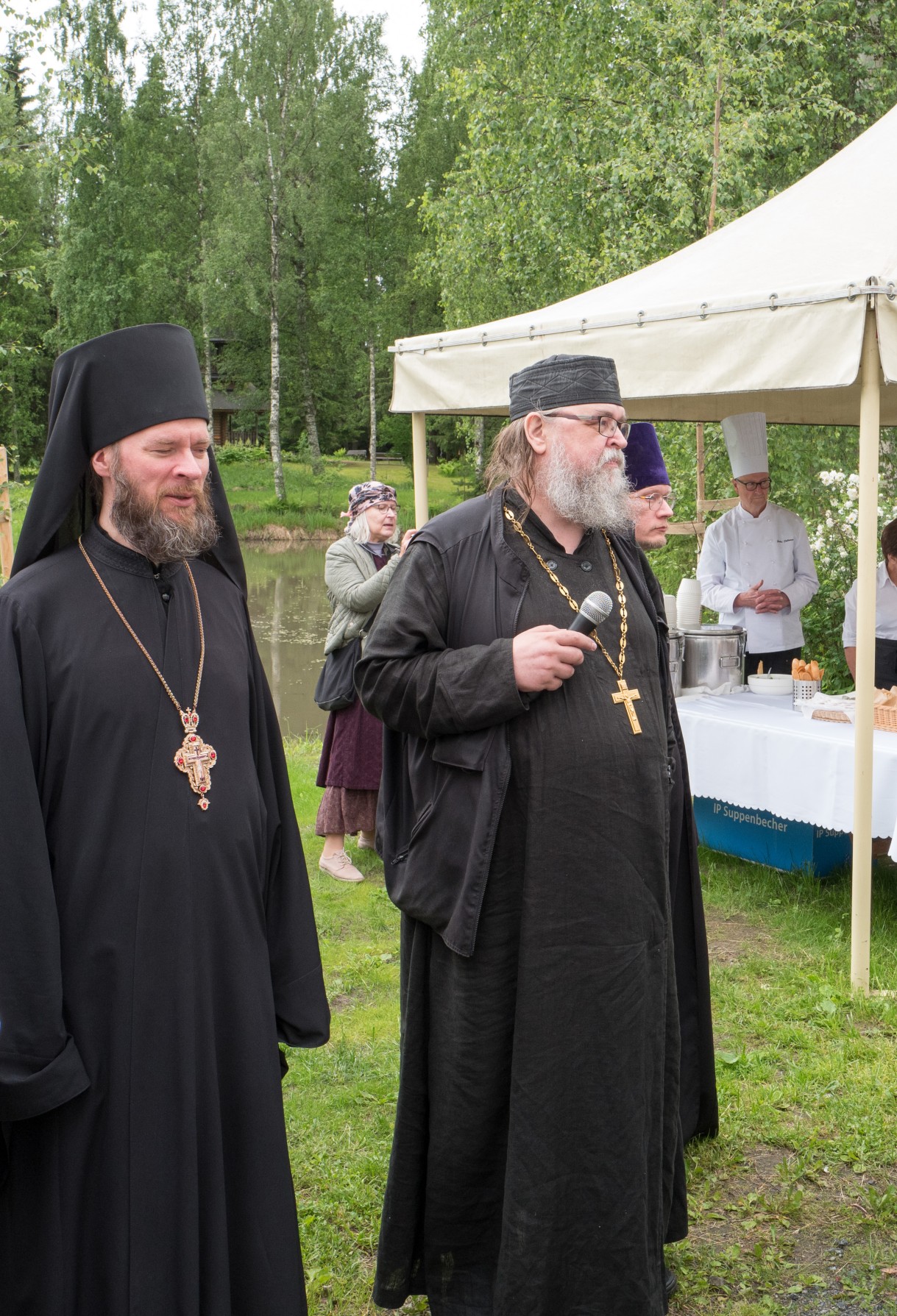 Igumeni Mikael ja pappismunkki Viktor Lintulan juhlassa 2026 