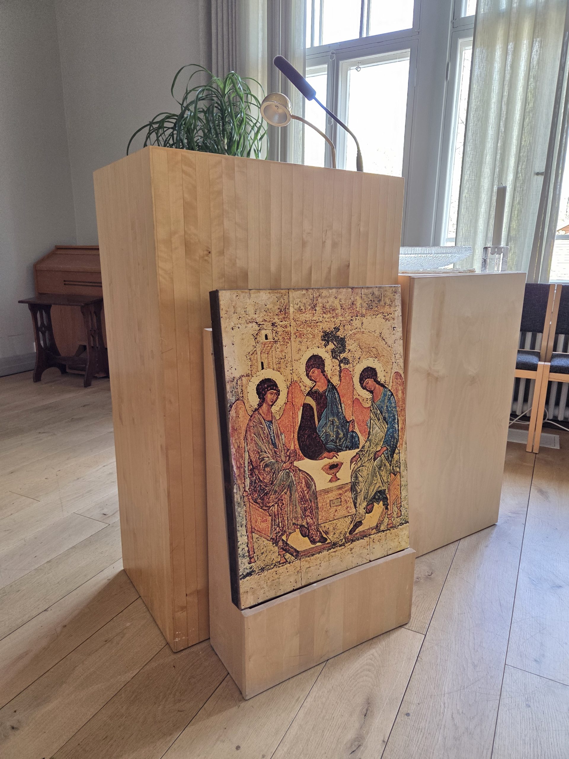 Pyh&auml; Kolminaisuus -ikoni luterilaisessa kirkossa