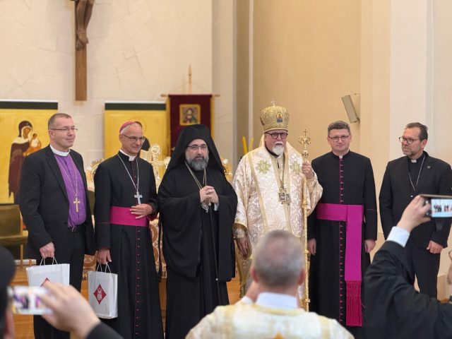 Suomalaista ja virolaista papistoa vierailulla-Liettuan-eksarkaatissa