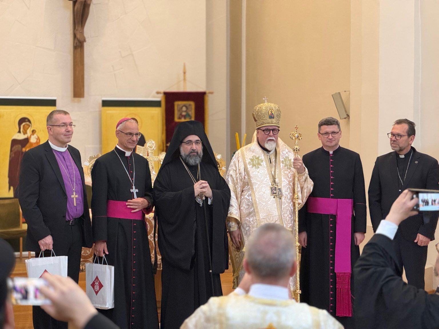 Suomalaista ja virolaista papistoa vierailulla-Liettuan-eksarkaatissa