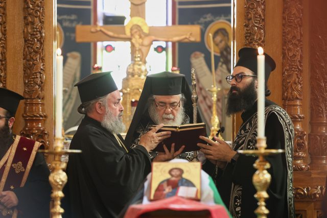 Jordanian-kirkkoiskun-uhrin-hautajaiset